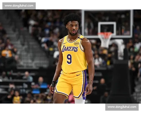 布朗尼休赛期特训揭秘:从发展联盟逆袭到夏季联赛的蜕变之路 布朗尼休赛期特训揭秘:从发展联盟逆袭到夏季联赛的蜕变之路