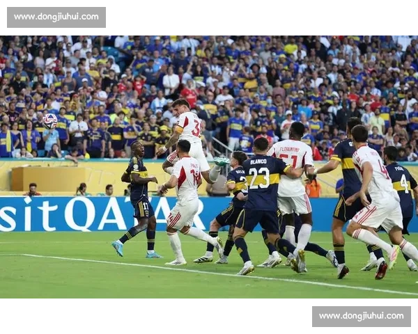 李明携子观战世俱杯：从单车少年到青训引路人的足球传承