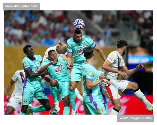 曼城世俱杯首战备战训练：新援谢尔基、赖因德斯合练亮相